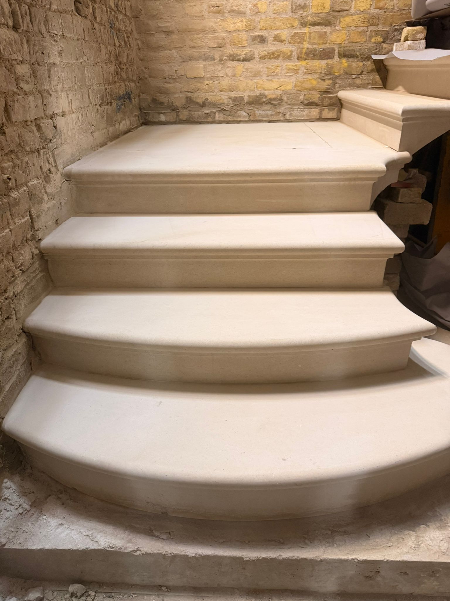 Cantilevered staircase project